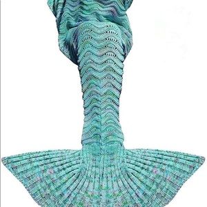 WAVE BLUE SMELOV MERMAID TAIL CROCHET BLANKET